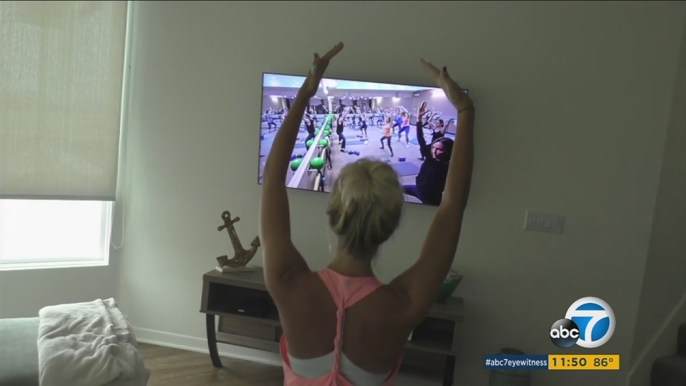Streaming live workouts to phone, tablet is hottest fitness trend