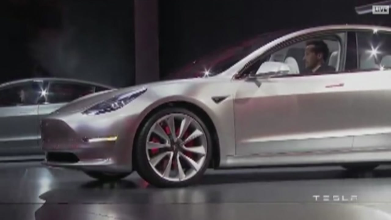 Tesla: 1st Model 3 to be built Friday, sales start July 28