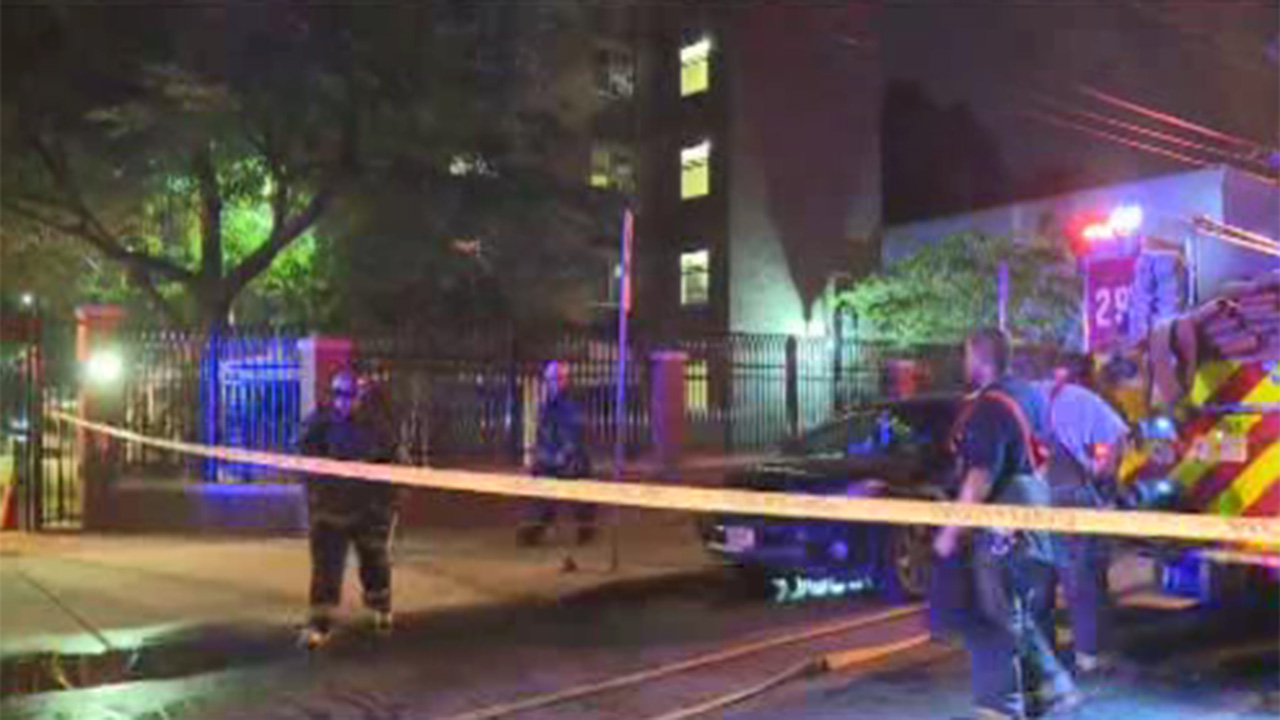 1 dead in overnight Newark fire