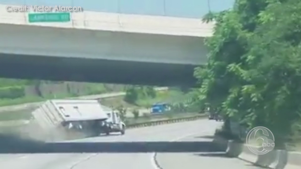 FULL VIDEO: Blue Route crash, rescue caught on camera