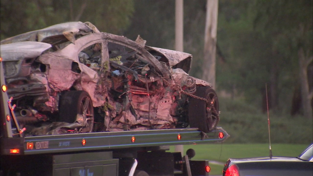 2 killed in fiery head-on crash in Santa Clarita