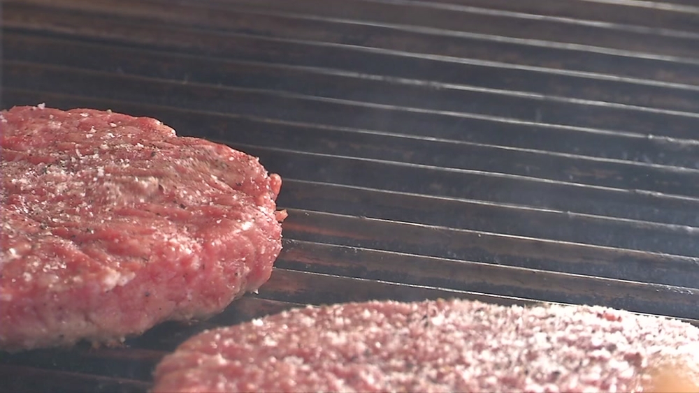 STUDY: People who smell their food before they eat it gain more weight