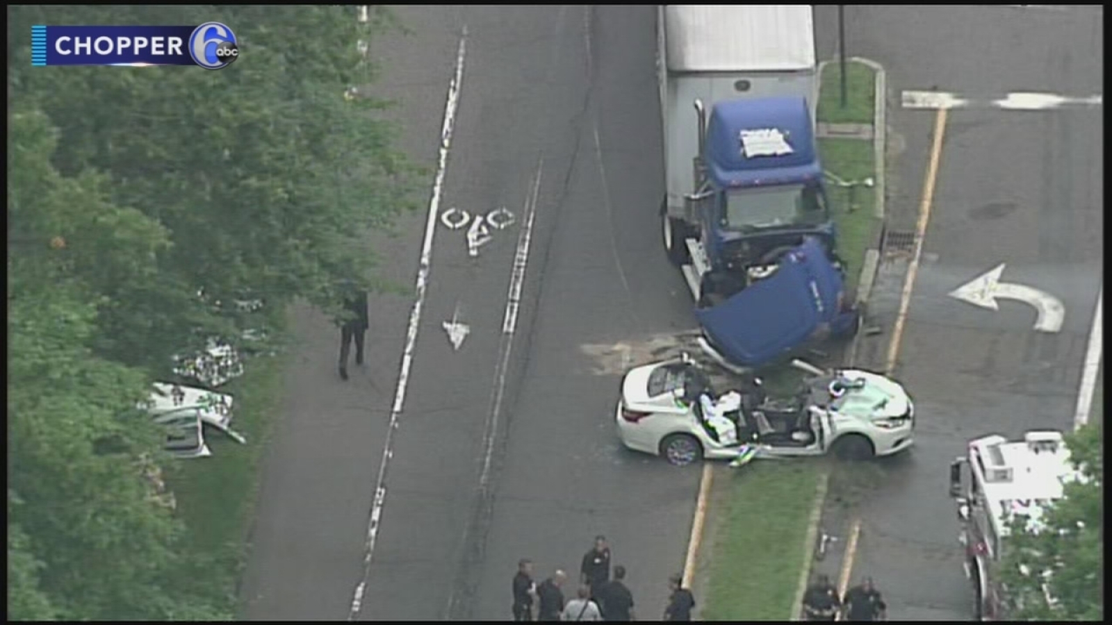 2 hurt in crash involving car, tractor trailer in Evesham