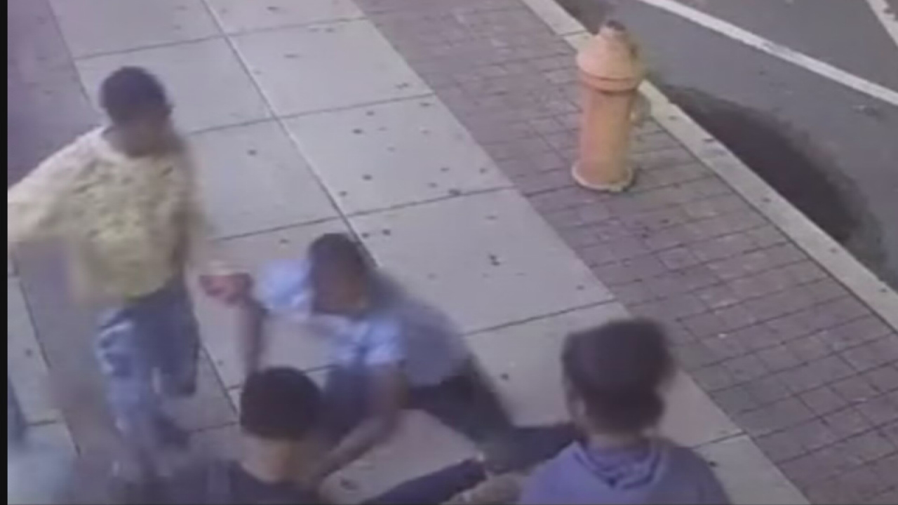 Attack suspects caught on camera in Center City Philadelphia - 6abc ...