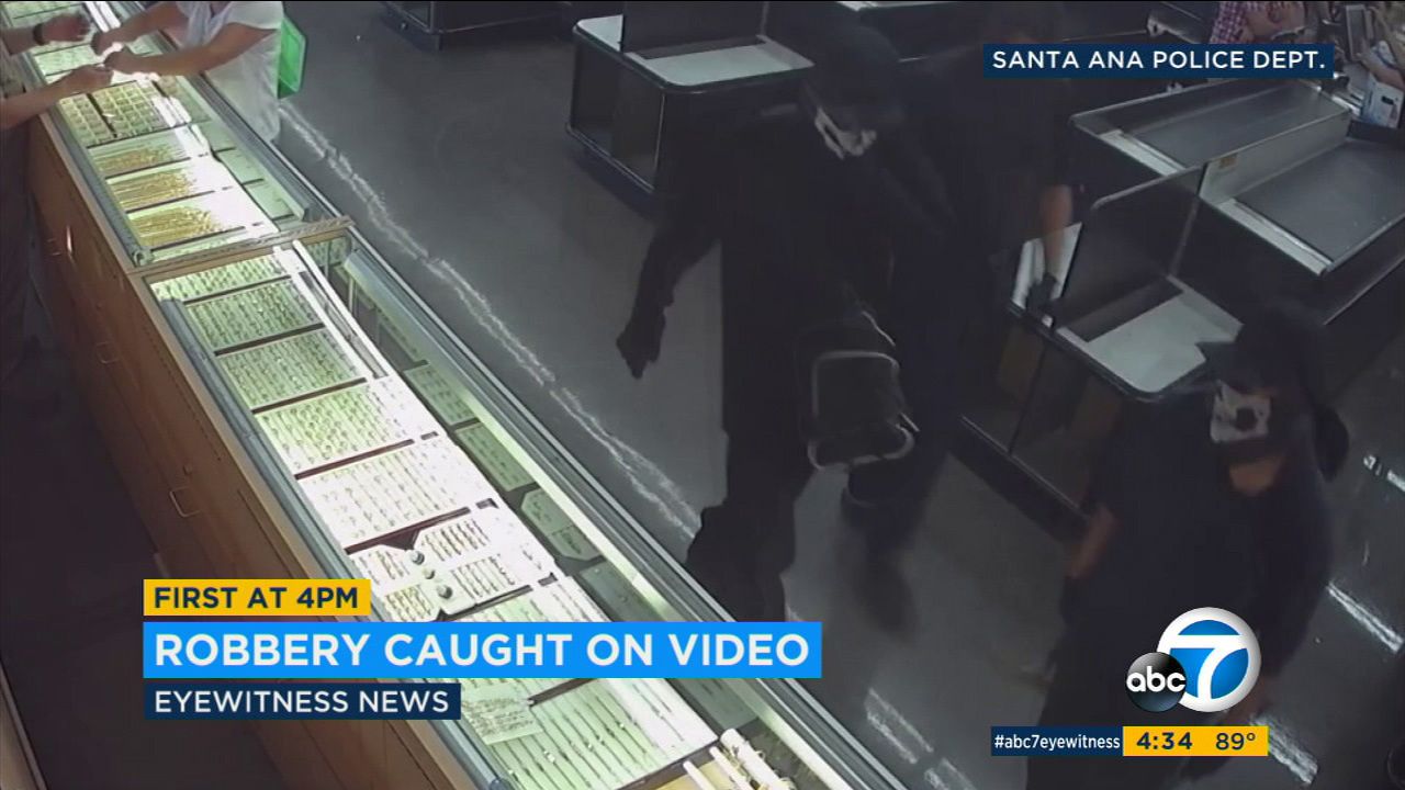 Suspects sought in brazen daytime OC jewelry store robbery