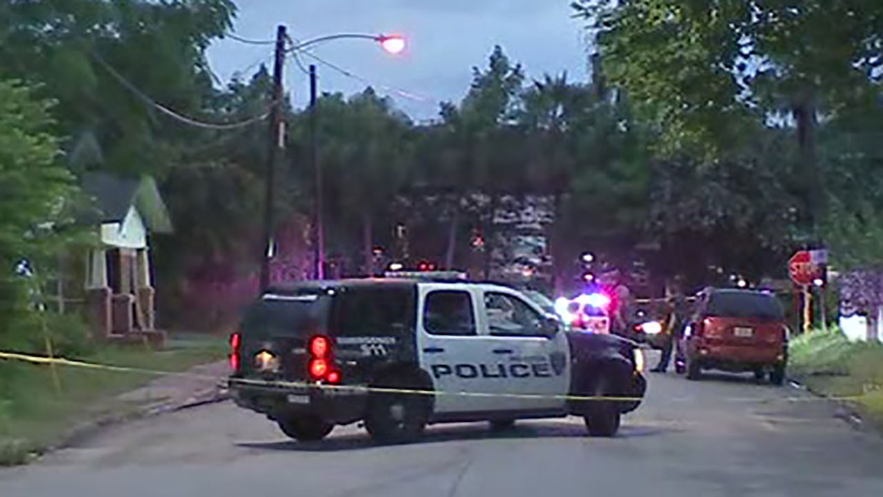 2 arrested accused of opening fire on officers in SE Houston