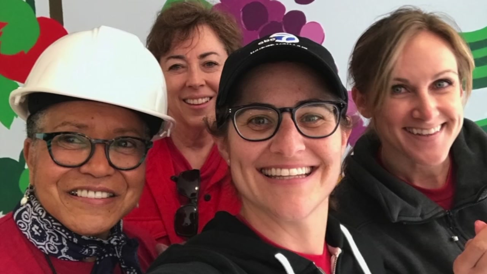 PHOTOS ABC7 helps at KaBoom! playground build in SF ABC7 San Francisco