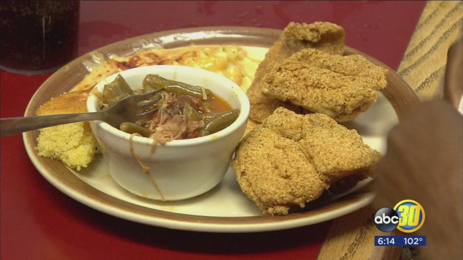 Customers line up out the door for Doll's Kitchen in Fresno ABC30 Fresno