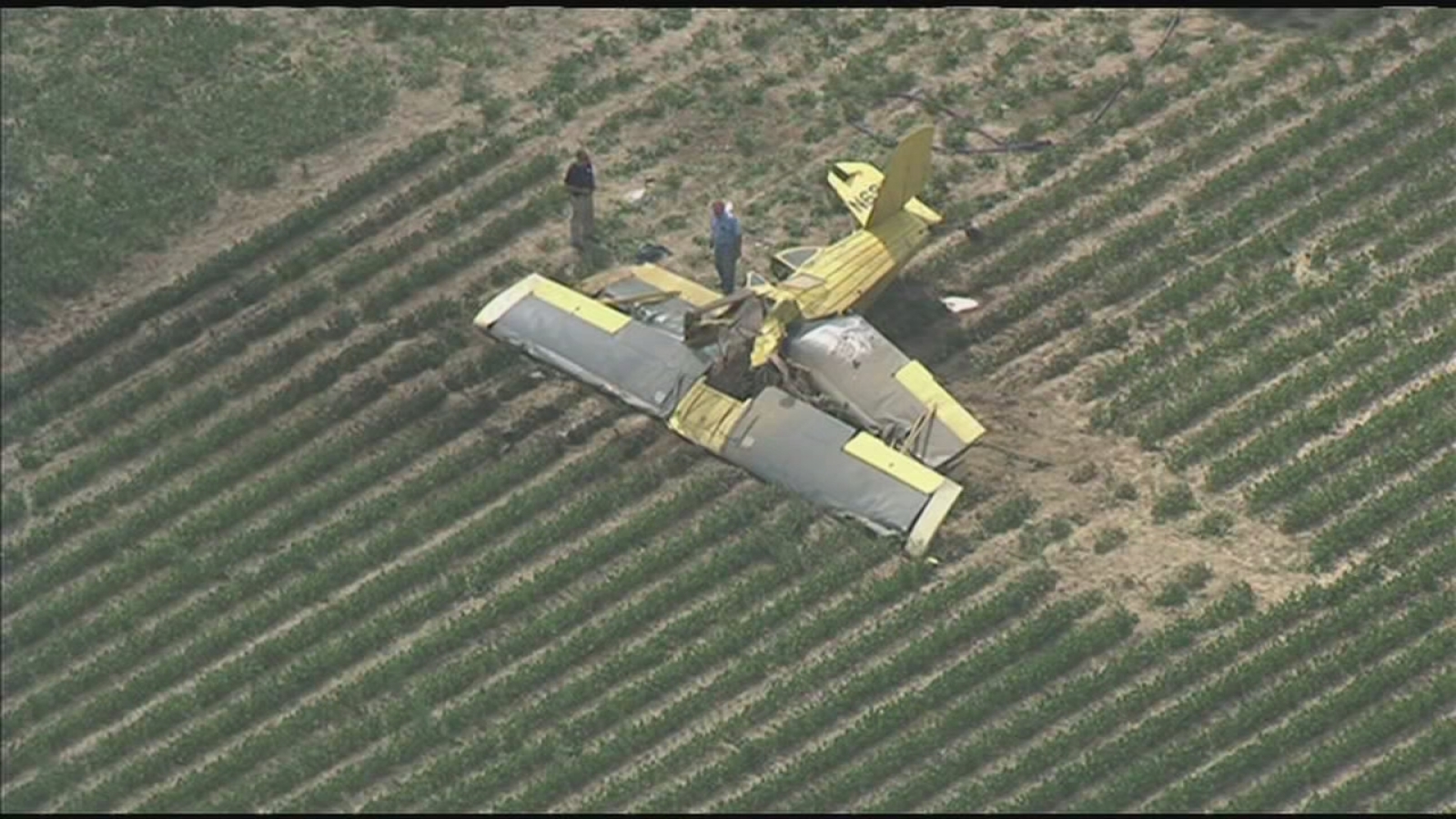 Crop duster crashes in Del. bean field, pilot taken to hospital 6abc