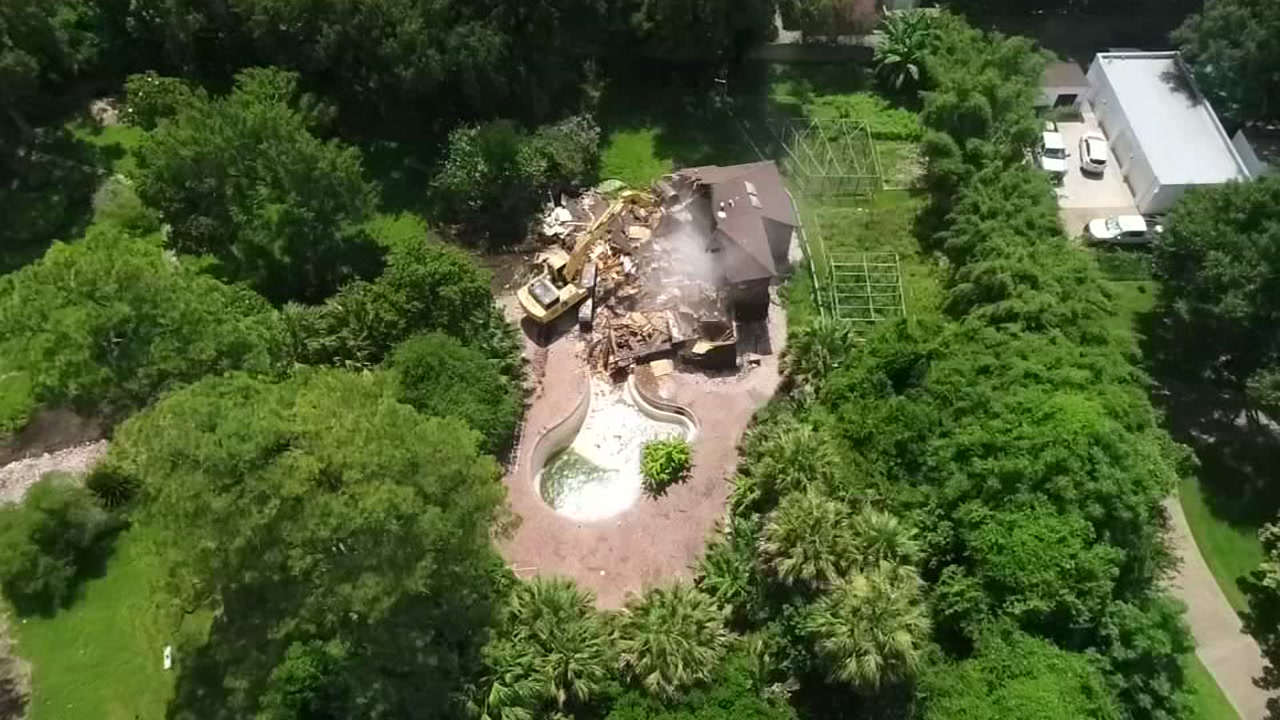 Iconic River Oaks mansion torn down