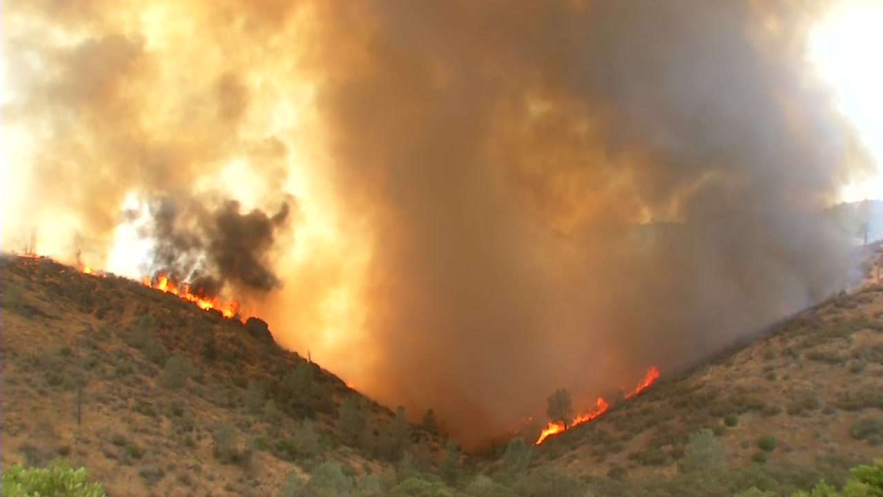 Raging wildfire near Yosemite burns over 70,000 acres