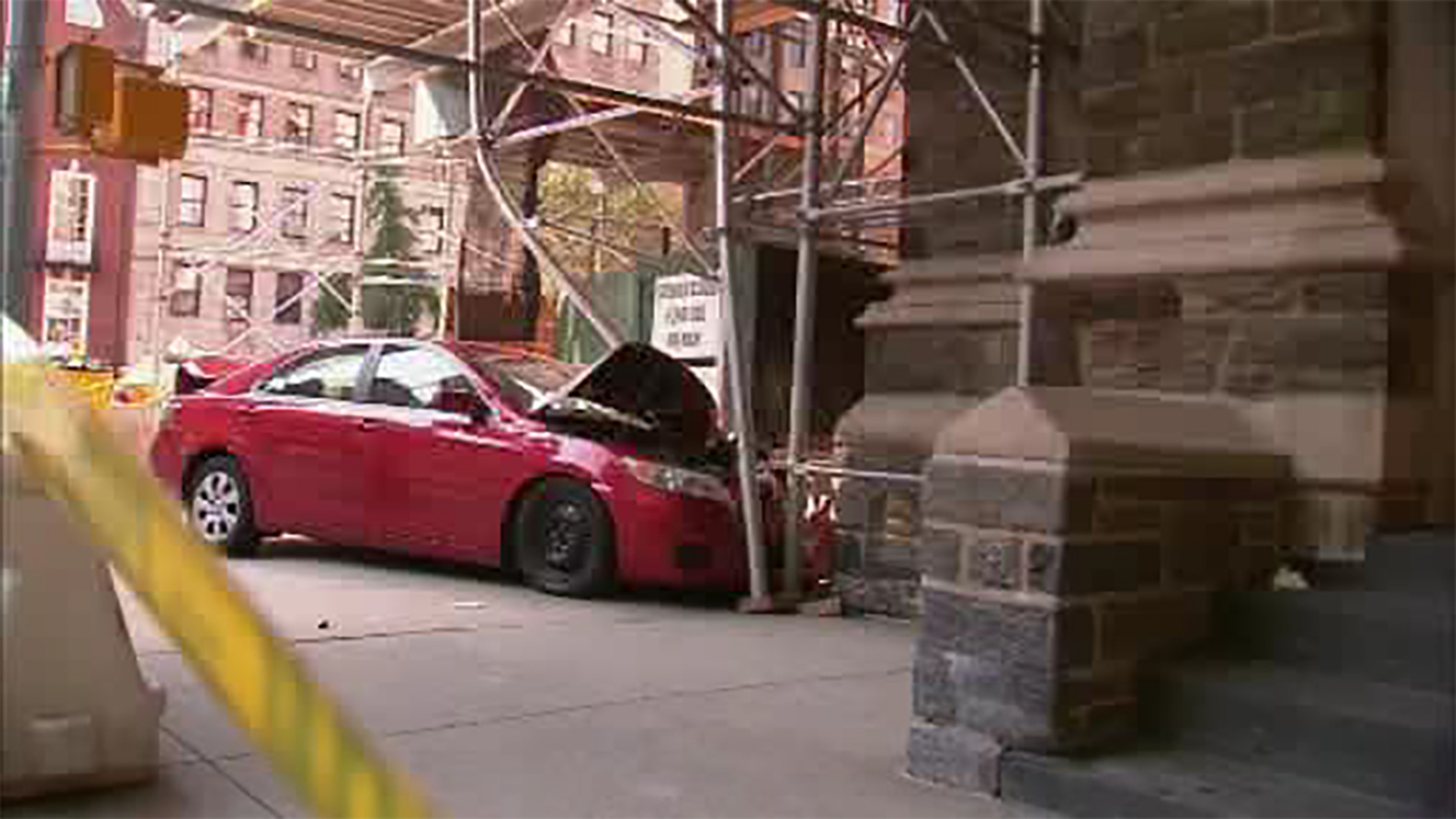 3 hurt when accident sends car onto sidewalk on Upper East Side - ABC7 ...