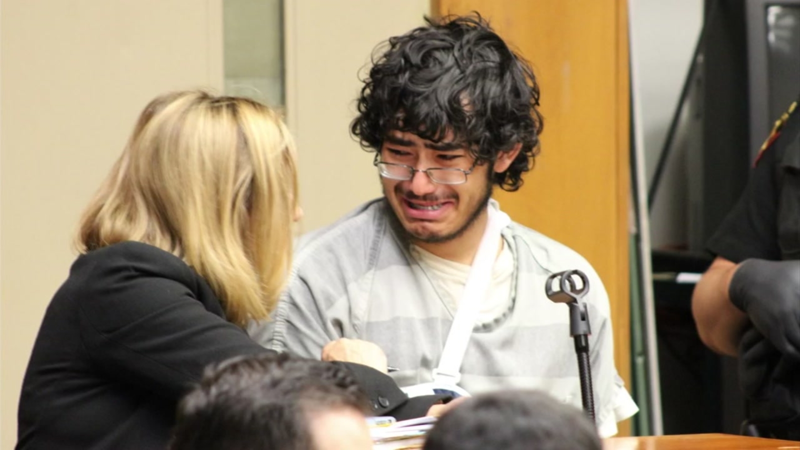 VIDEO: Dad accused of abandoning newborn in strip mall parking lot sobs ...