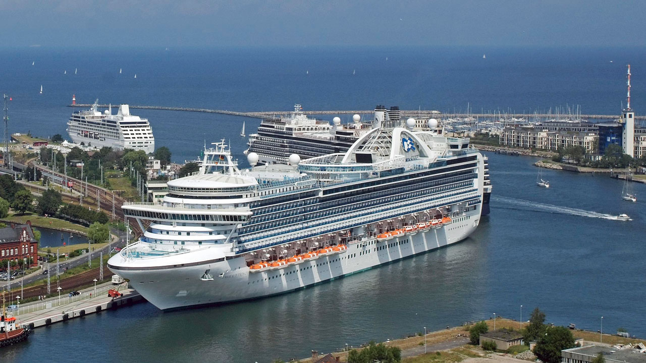 Man kills wife on Alaska cruise because she laughed at him