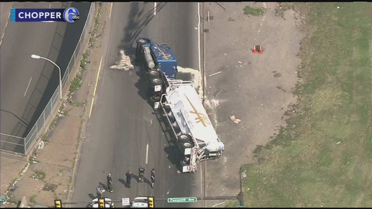 Tanker truck overturns