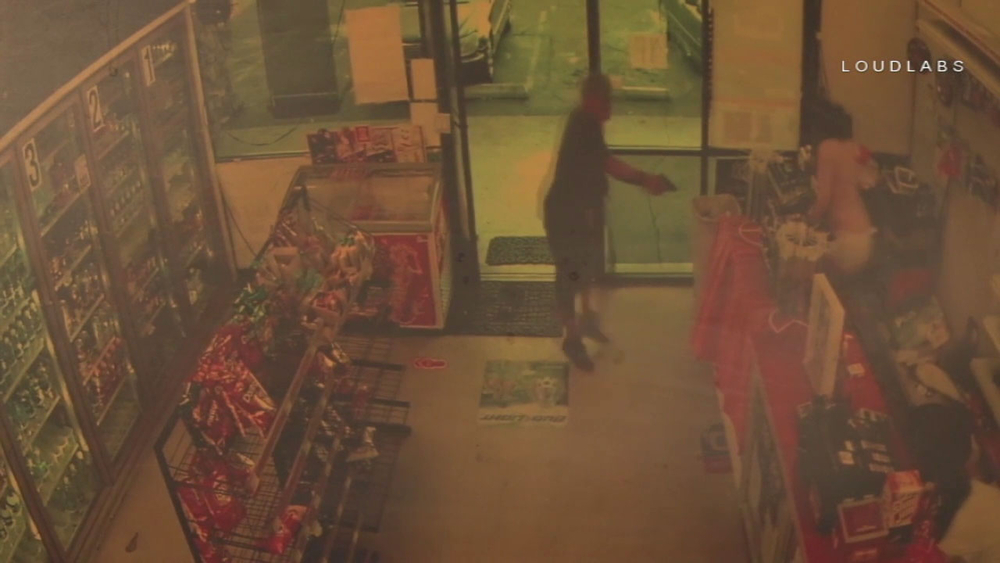 Armed man flees when Victorville clerk brandishes gun
