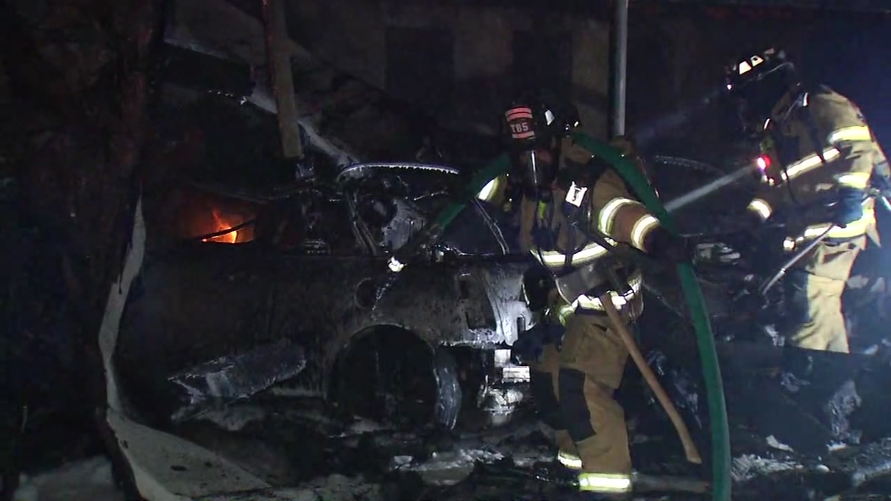 Crews extinguish carport fire that left 16 vehicles destroyed in Campbell