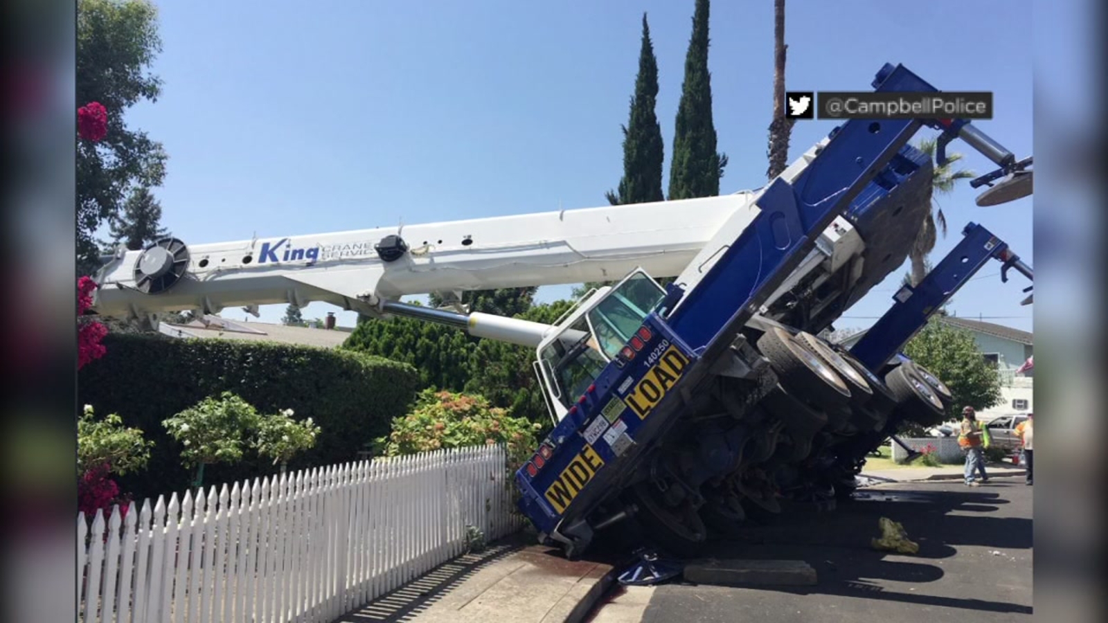 VIDEOCrane crashes into Campbell home ABC7 San Francisco