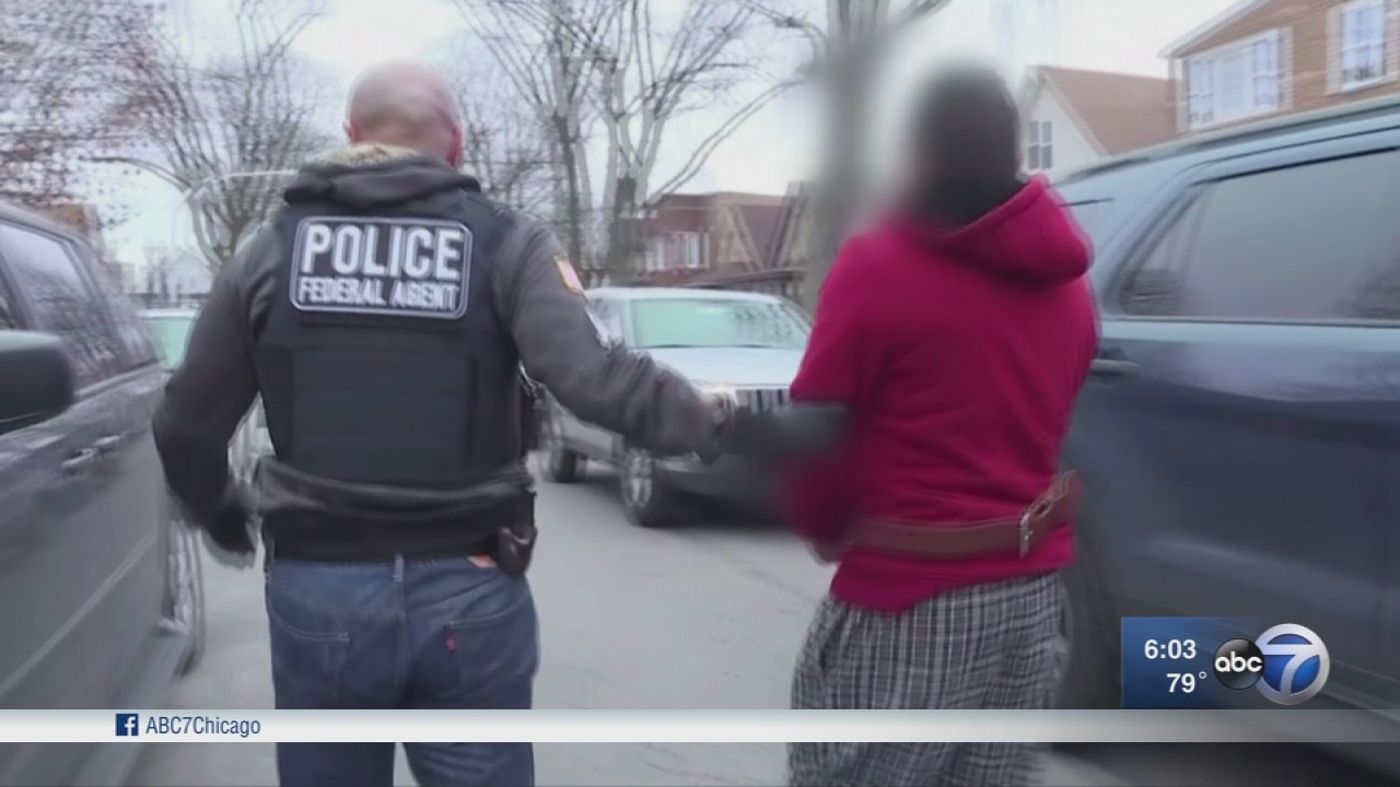 Spike in Chicago immigration arrests, deportations