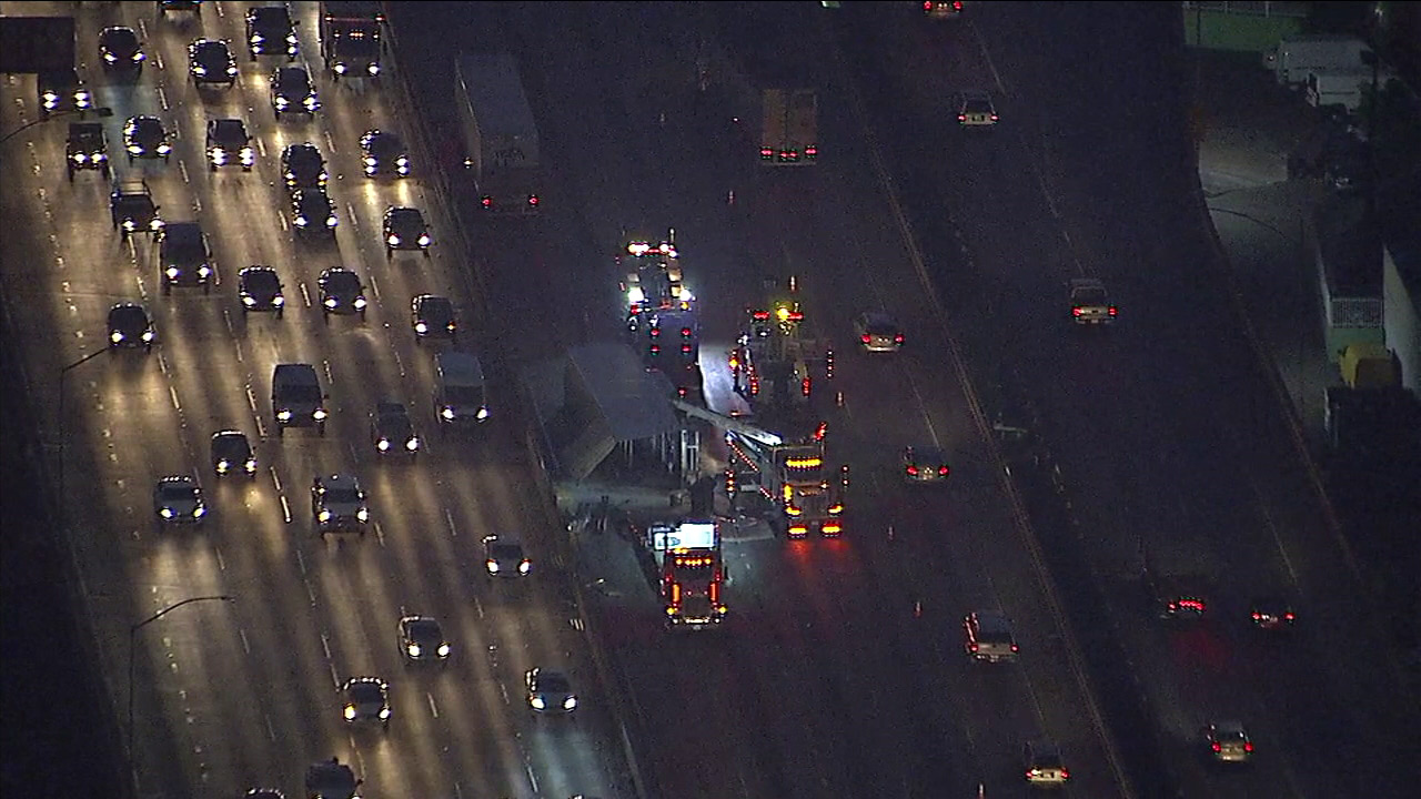 Big rig overturns in crash on 10 Freeway in East Los Angeles - ABC7 Los ...