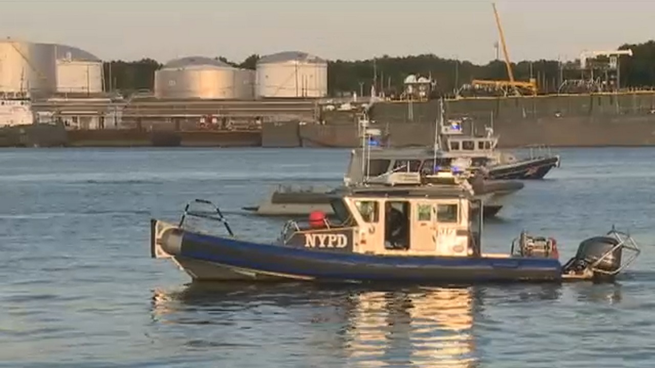 2 critical after boat crashes into jetty near Woodbridge