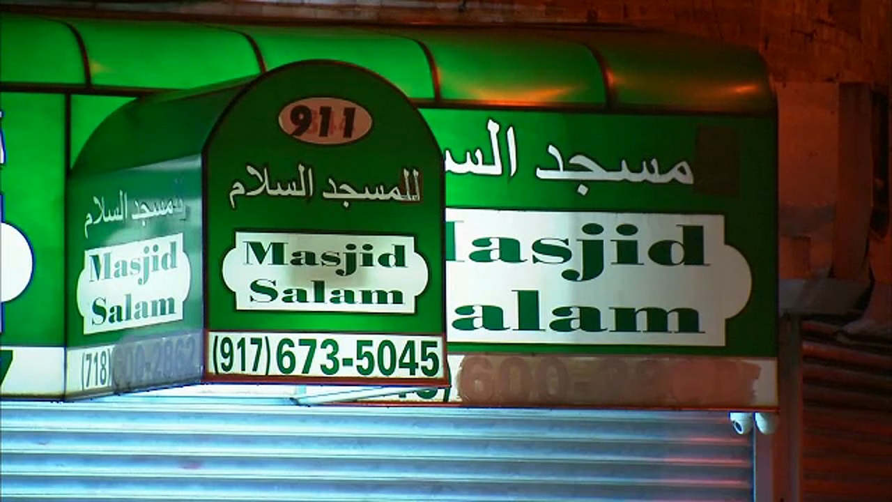 Surveillance video shows mosque slashing