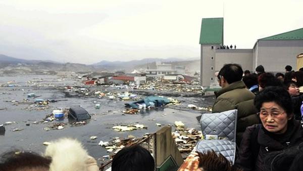PHOTOS: Massive earthquake and tsunami strikes Japan - ABC7 San