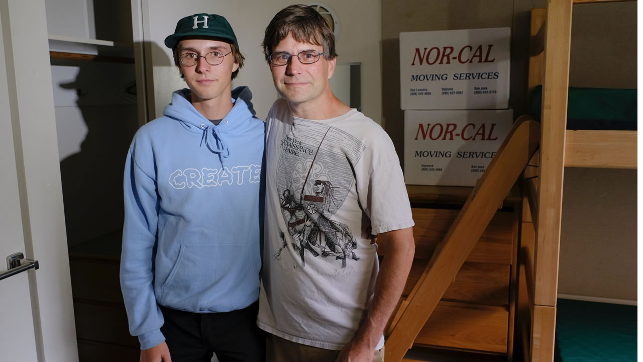 Saying goodbye to your freshman: Move in day at UC Berkeley