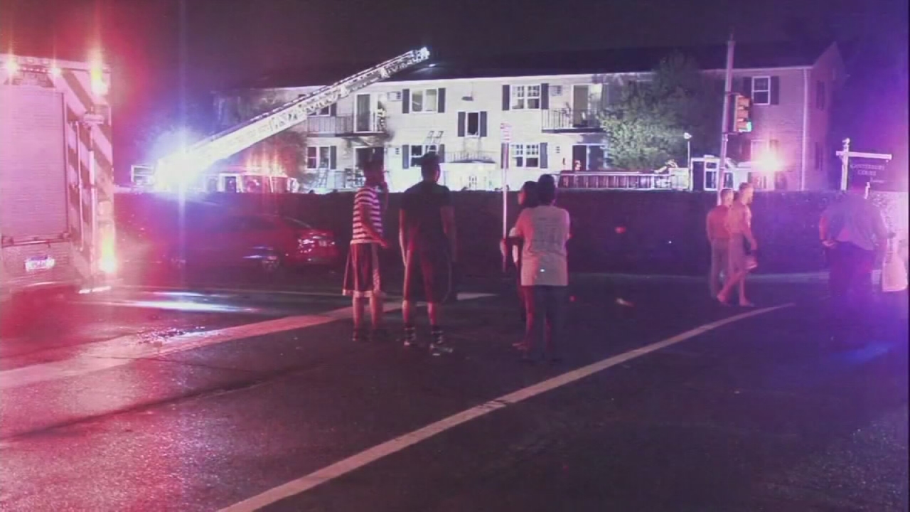 3 hurt in NE Philadelphia apartment fire