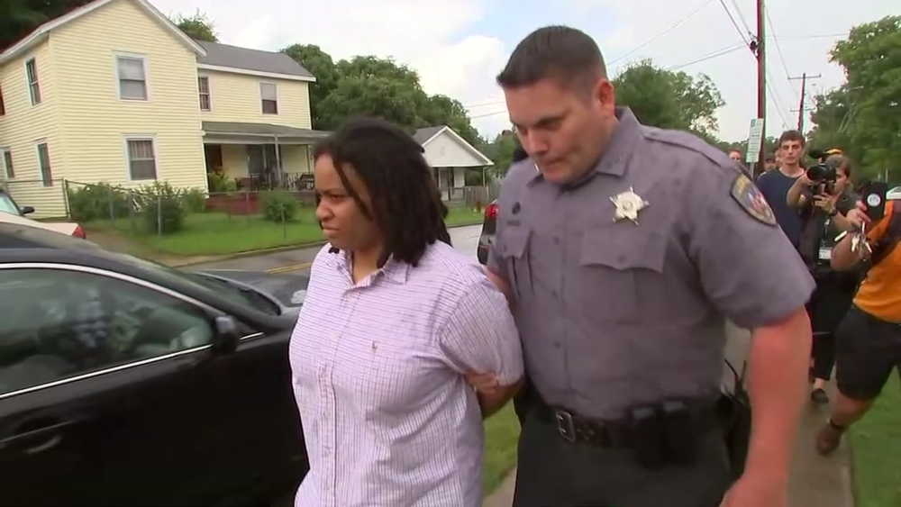 Raw video: Protester arrested