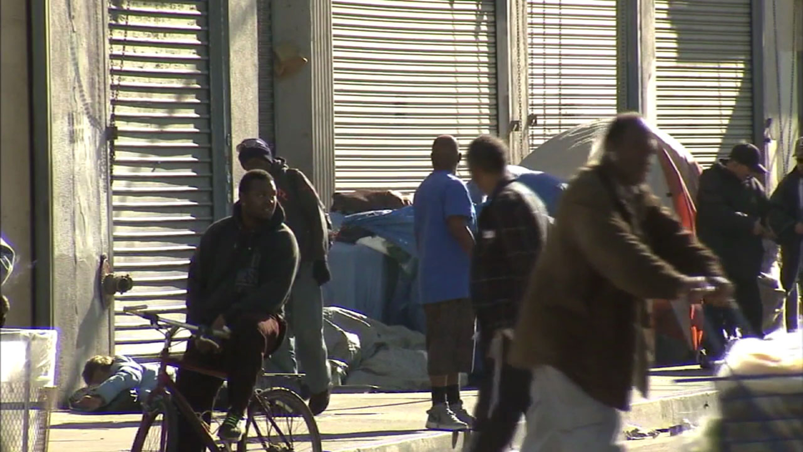 Program offers LA homeowners money to build unit for homeless on their ...