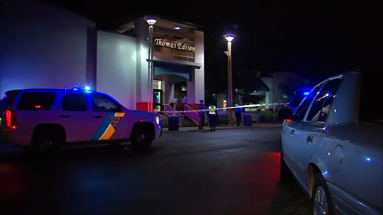2 shot at NJ Turpike service area