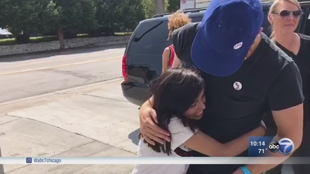 Coldplay's Chris Martin visits terminally ill Chicago teen