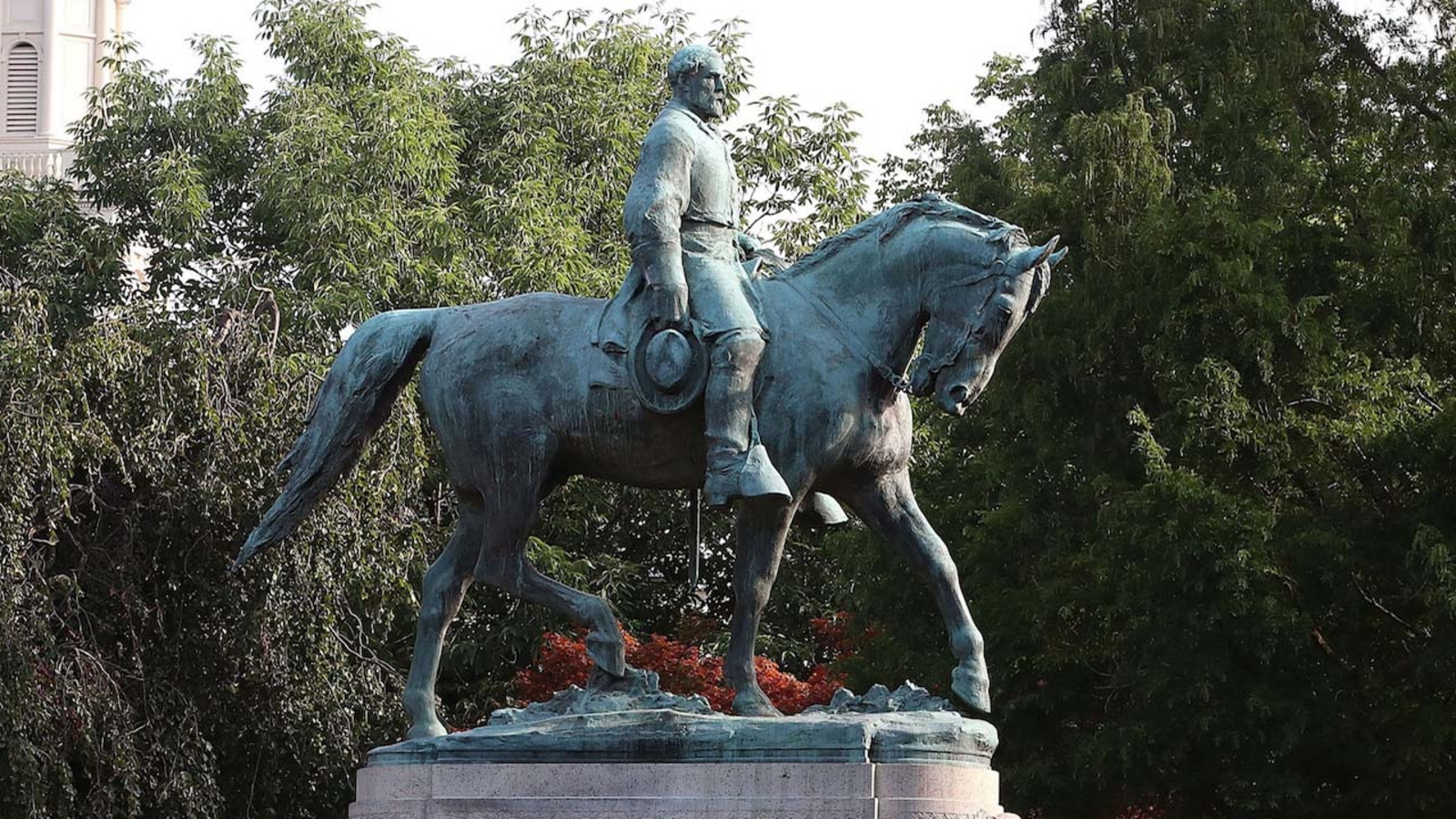 Poll Americans aren't sure if we should take down Confederate statues