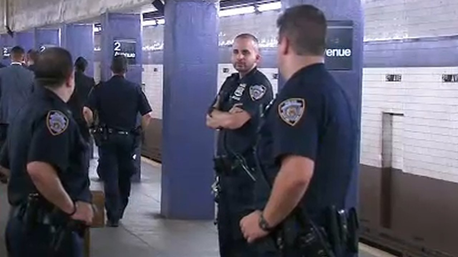 Woman pushed onto 2nd Avenue station subway tracks in East Village ...