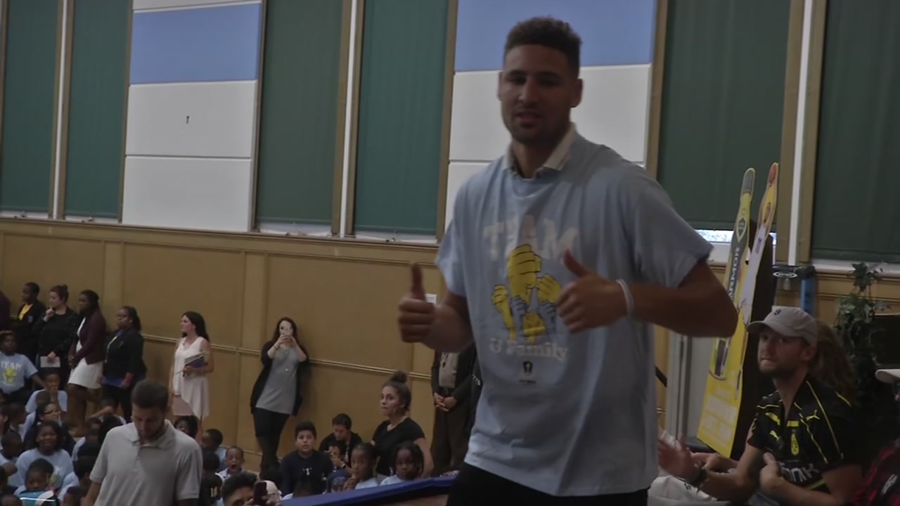 Klay Thompson unveils new basketball court at Oakland's Kipp Bridge Academy 