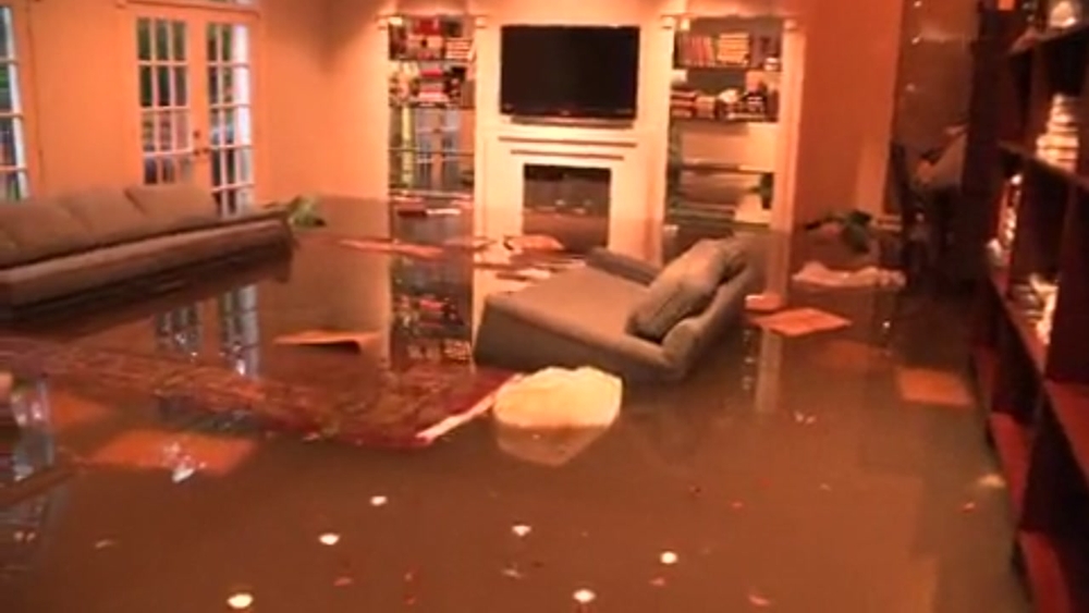 ABC13 Photographer shows us his flooded home near Buffalo Bayou