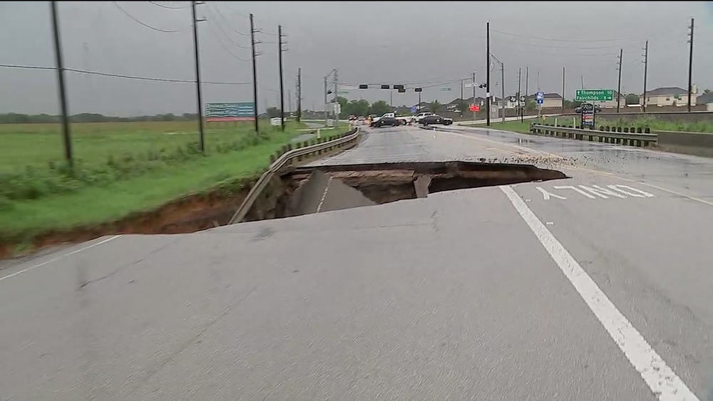 Massive sinkhole forms in Rosenberg