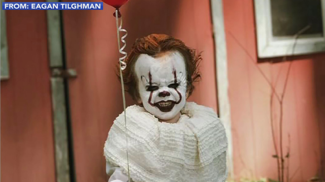 Teen dresses brother as creepy clown for 'IT' themed photo shoot