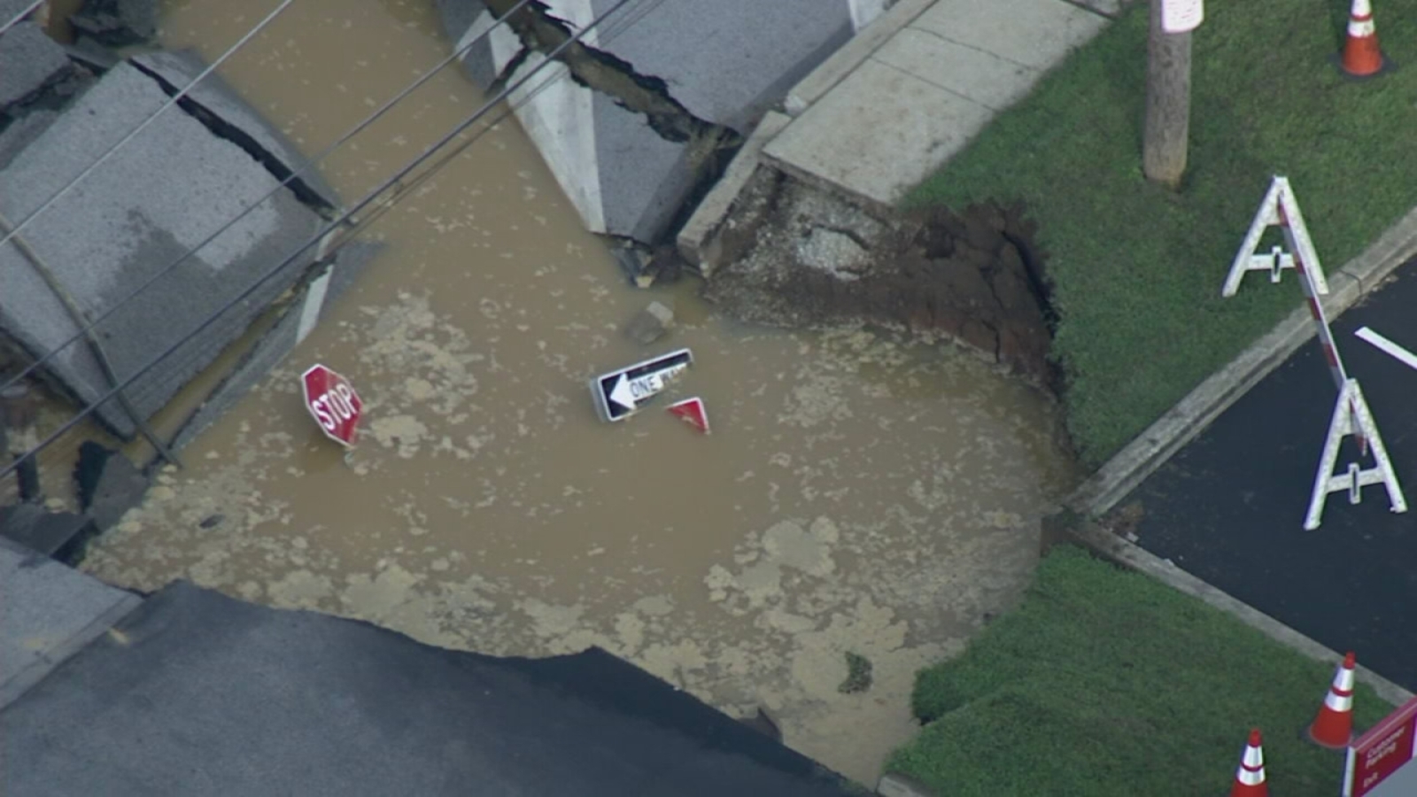 Large sinkhole opens near Route 202 in King of Prussia 6abc Philadelphia