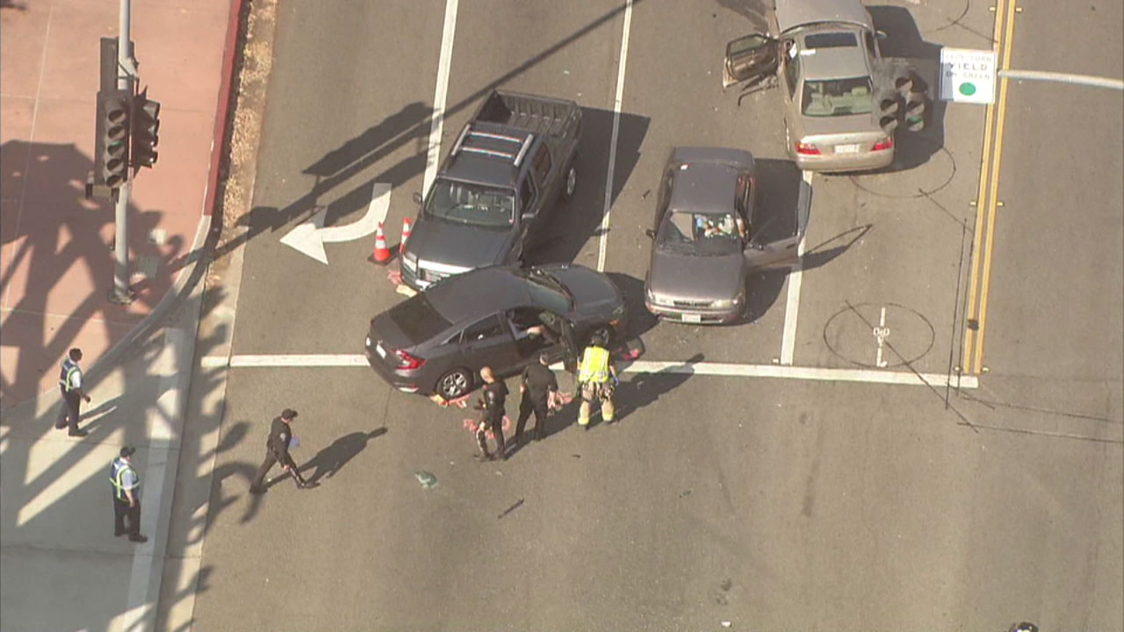 Alleged DUI driver strikes, kills female pedestrian in Burbank - ABC7 ...