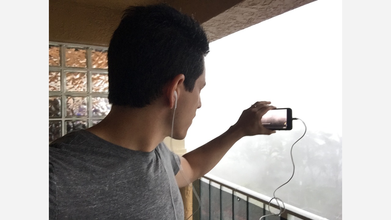 Intense wind as Irma approaches Naples