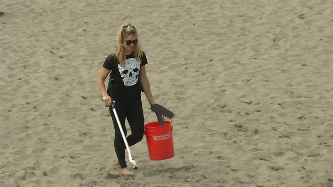 1,000 volunteers participate in 33rd annual Coastal Cleanup Day