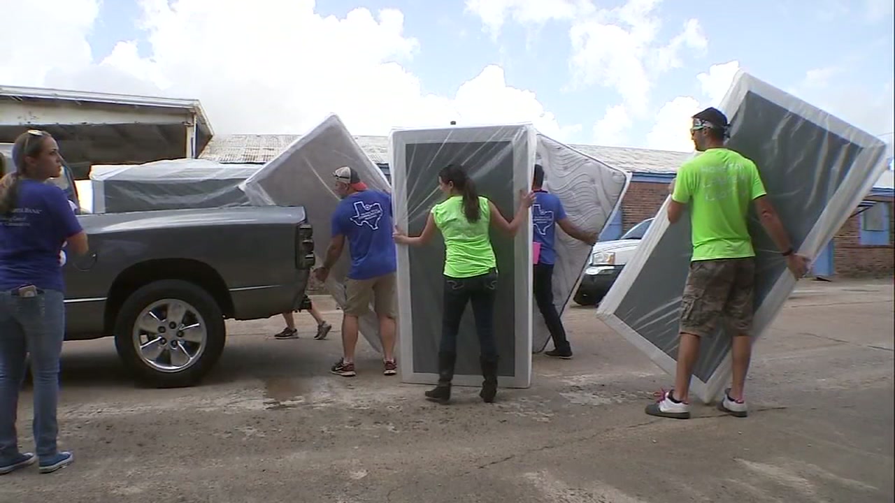 Astros' Carlos Correa giving 500 more beds to kids impacted by Harvey