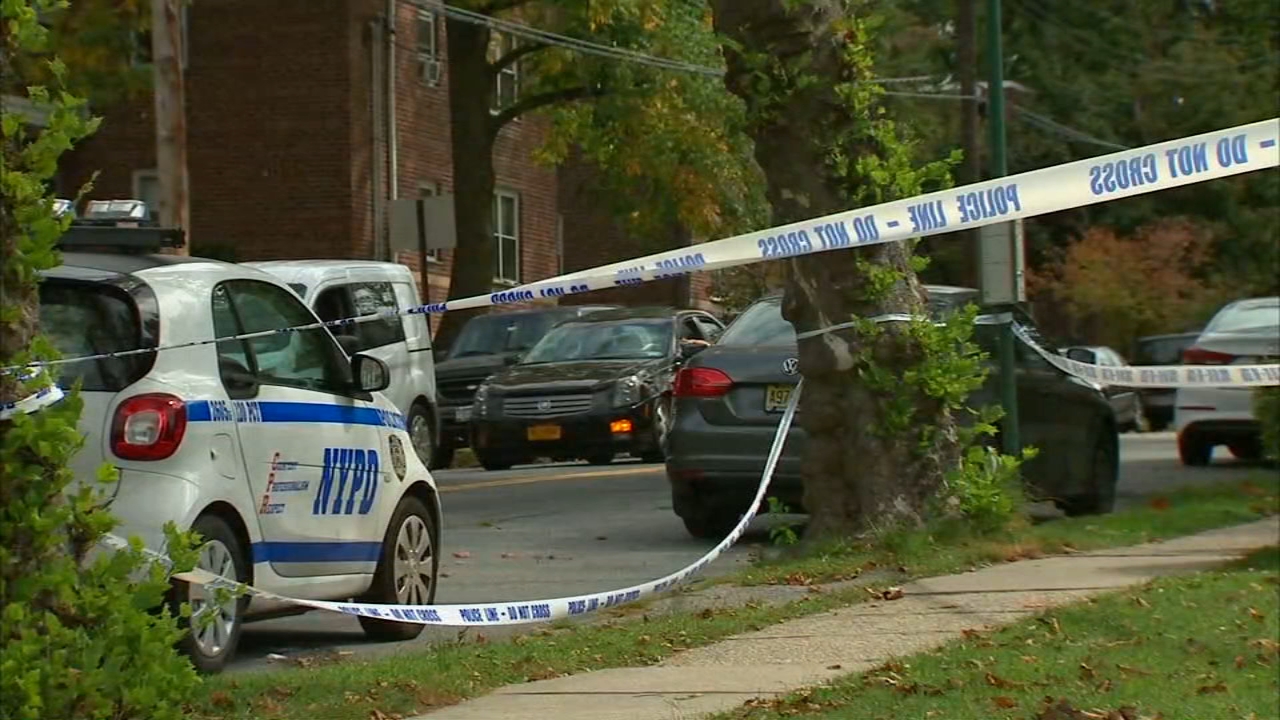 NYPD: Man jumping out of SUV, trying to grab women on Staten Island