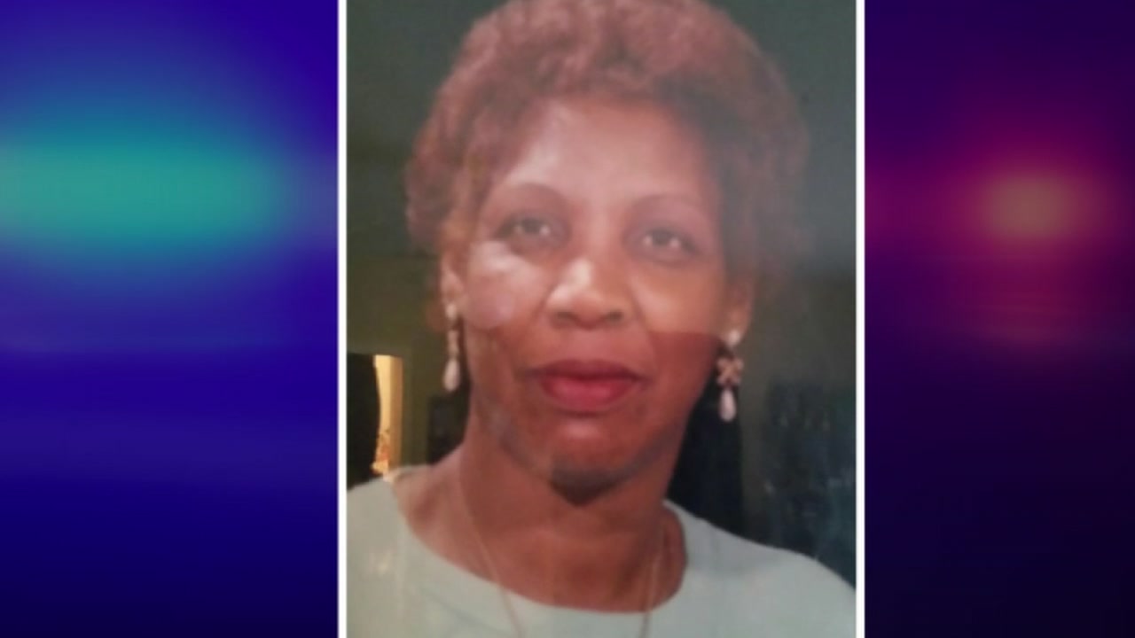 Man claims 911 put him on hold as mother died