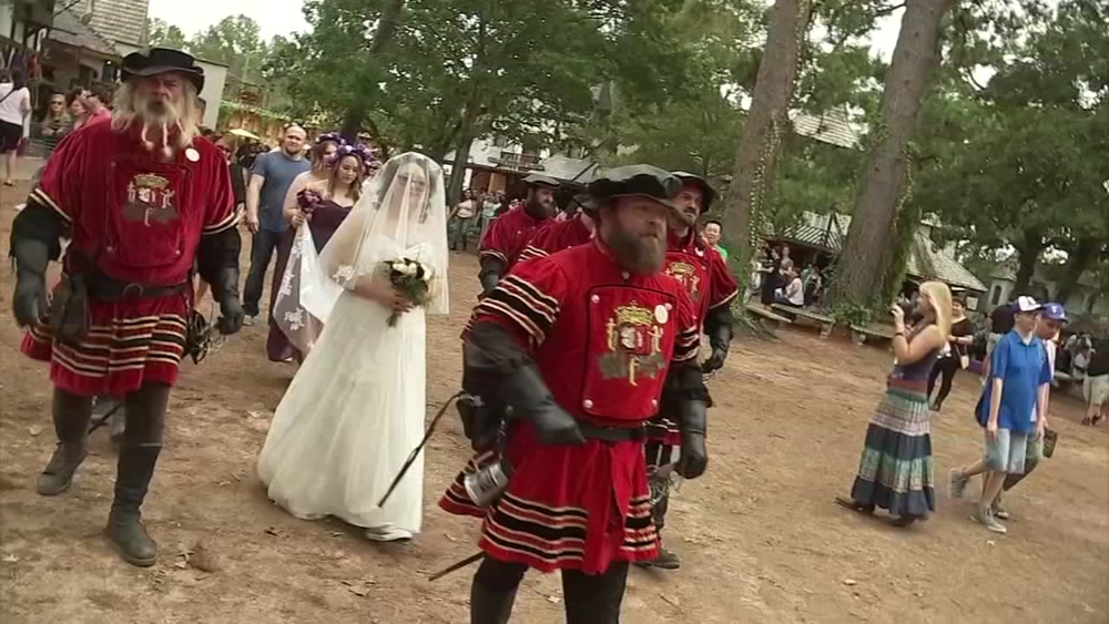 Texas Renaissance Festival hosts record number of weddings
