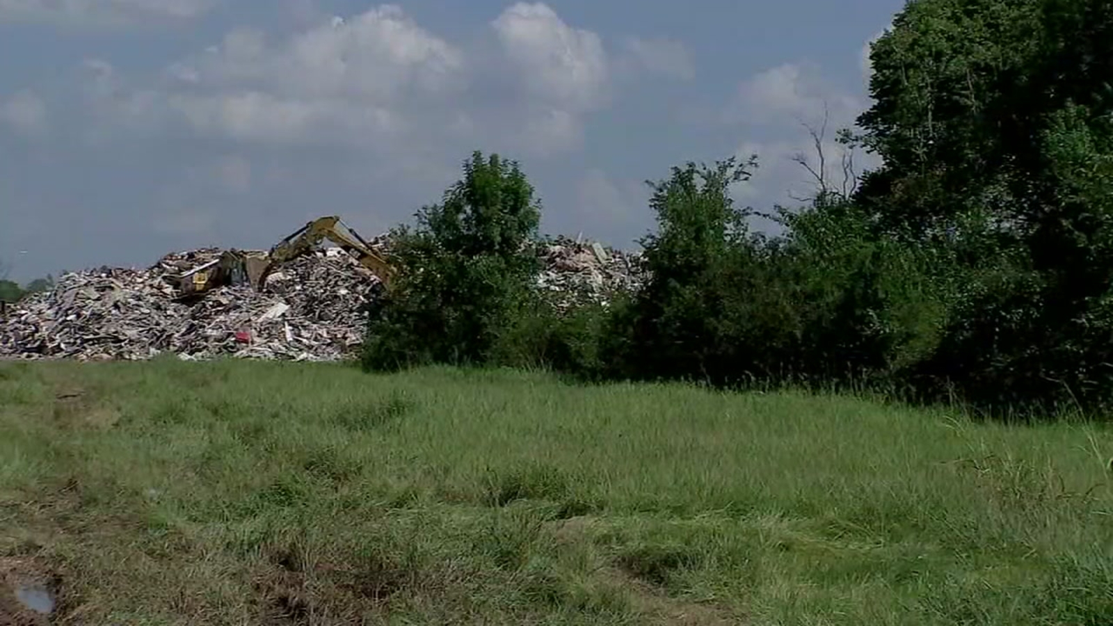 Debris dump sites pop up around Houston after Harvey. ABC13 Houston