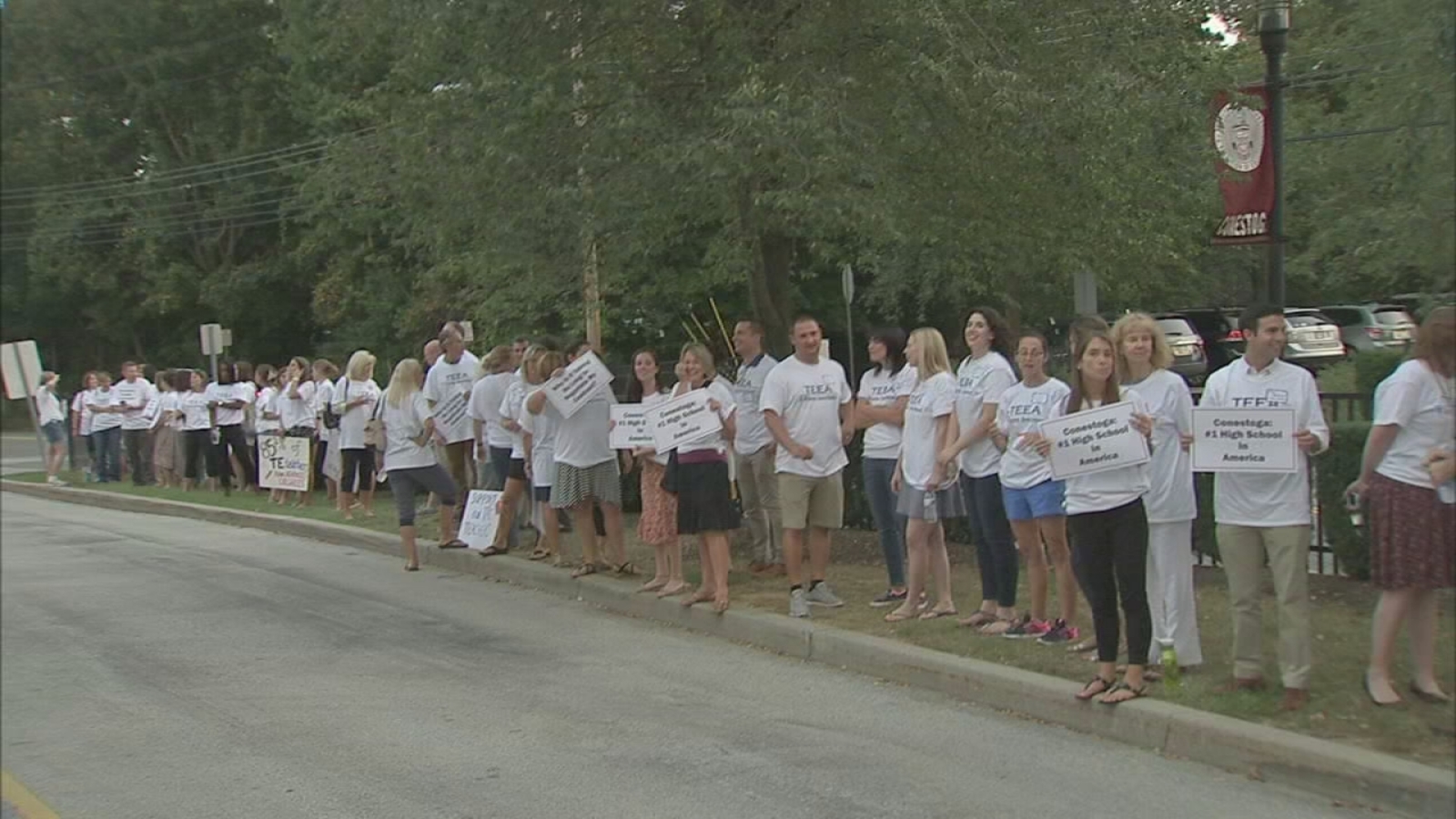 TredyffrinEasttown teachers picket school board meeting 6abc