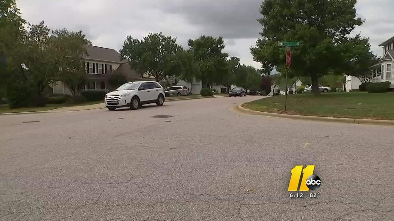 Apex parents fear children's safety after new school opens